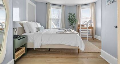 9Bedroom 6Bath Home in Somerville