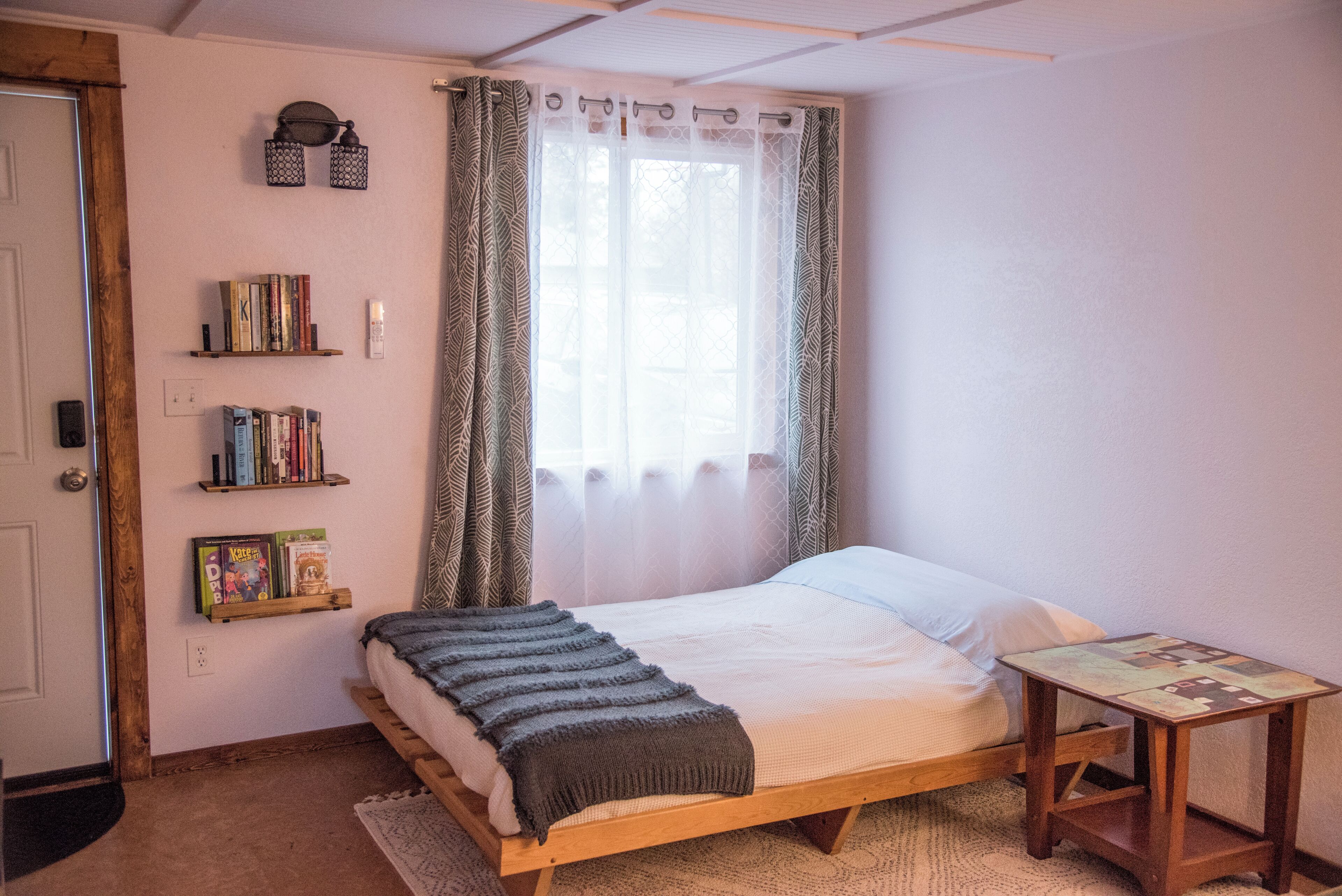 1 bedroom, iron/ironing board, WiFi (free), bed sheets