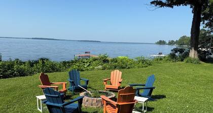 Lakefront Retreat w/ Kayaks, Firepit & Home Office. Great Ice Fishing!