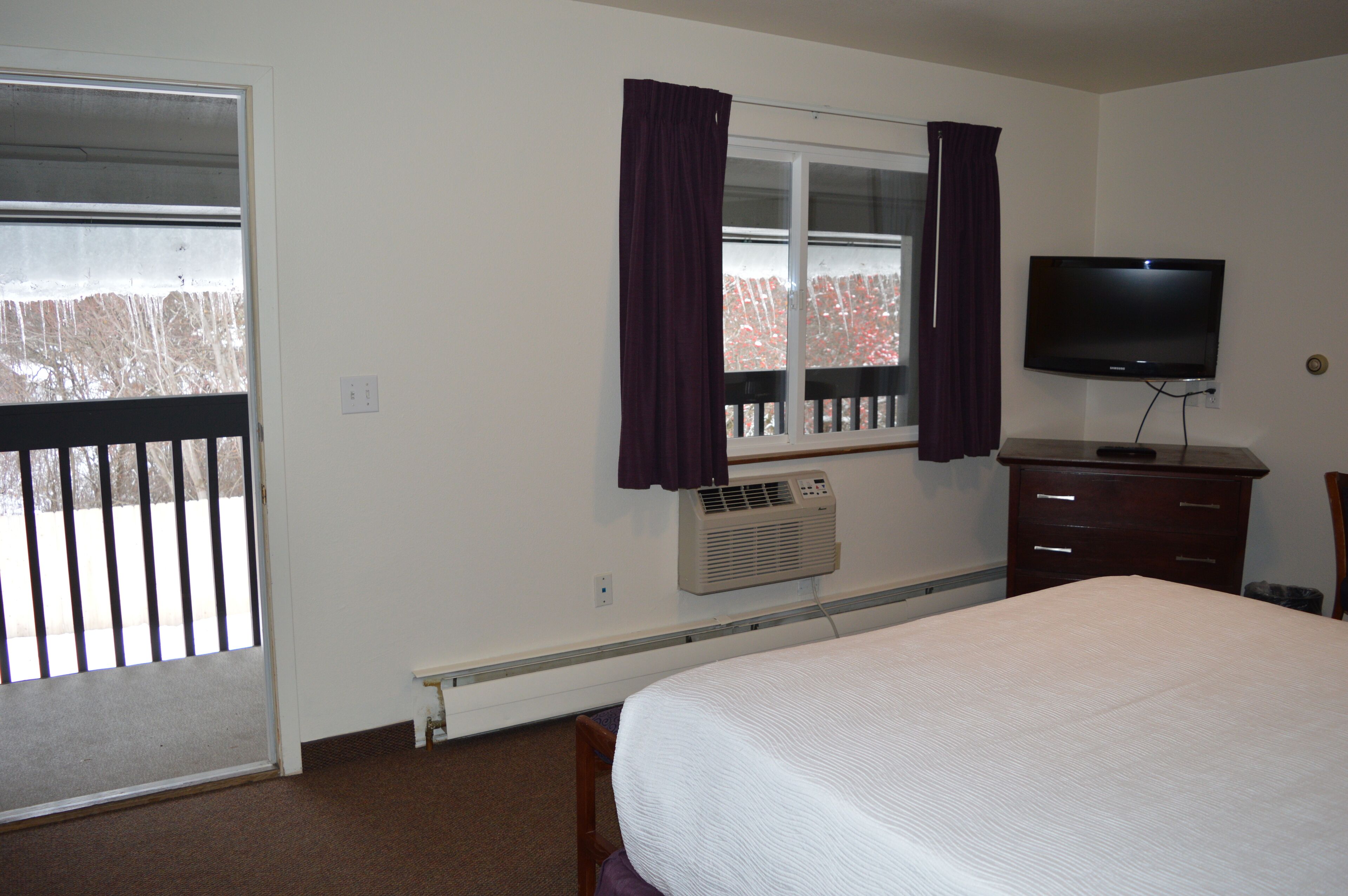 1 slaapkamer, een strijkplank/strijkijzer, wifi, beddengoed