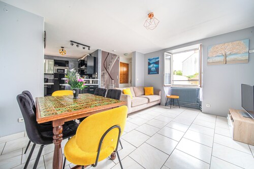 Just 300 metres from the train station! The ideal family home for visiting Paris!