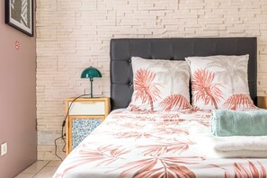 3 bedrooms, iron/ironing board, WiFi, bed sheets - Just 300 metres from the train station! The ideal family home for visiting Paris! (Saint-Michel-sur-Orge)