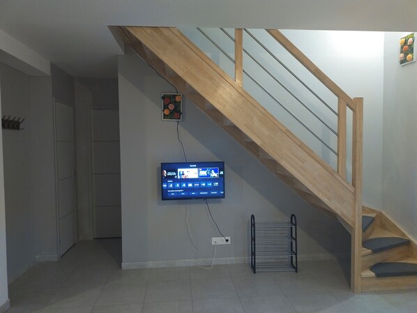 Interior - 3-bedroom bungalow sleeps 9 100 m2 Fiber optic Internet 30 minutes from Nantes (mouzeil)