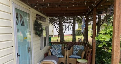 Charming 1-bedroom cottage with WiFi, AC in quaint Pilot Mountain.