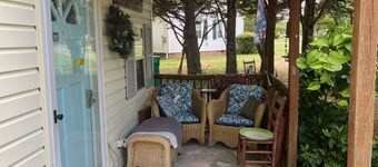 Charming 1-bedroom cottage with WiFi, AC in quaint Pilot Mountain.