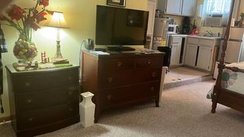1 bedroom, iron/ironing board, free WiFi, bed sheets