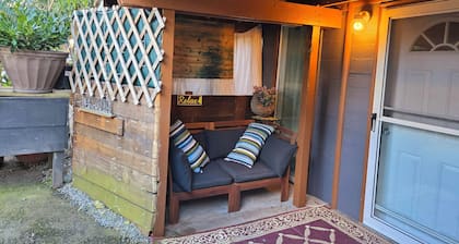 CozyPrivate 7mins>Airport Hottub Front Door Parking EV Charging