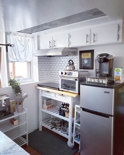 CozyPrivate 7mins>Airport Hottub Front Door Parking EV Charging