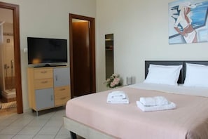 Fer et planche à repasser, Wi-Fi, draps fournis