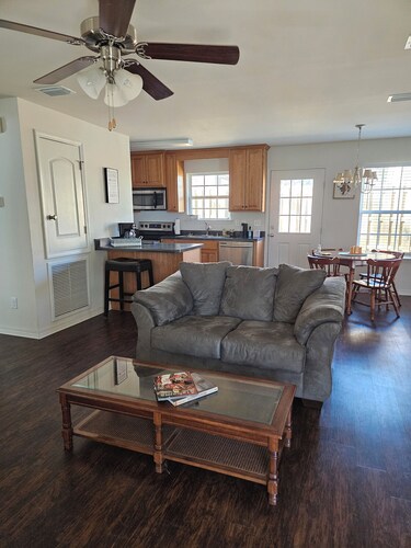 Relax & Unwind at This Charming West Mobile Getaway! 2BR/2BA Guesthouse Retreat!