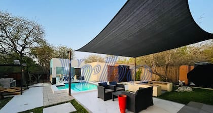 Charming 2-bedroom villa with WiFi, AC in tranquil Marloth Park