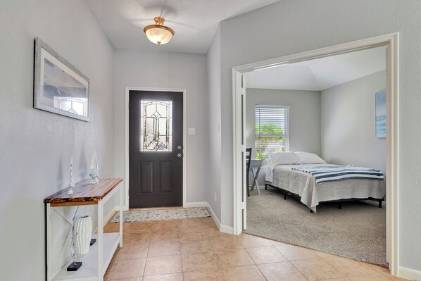 4 Schlafzimmer, Schreibtisch, Bügeleisen/Bügelbrett, WLAN