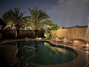 Outdoor pool - Charming 3-bedroom house with Pool, WiFi and AC in amazing Mesa (Mesa)