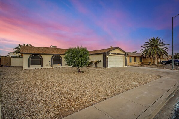 Exterior - Charming 3-bedroom house with Pool, WiFi and AC in amazing Mesa (Mesa)