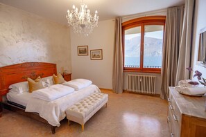 3 bedrooms, iron/ironing board, WiFi, bed sheets - VILLA ESMERALDA BETH'S HOUSE (Brenzone sul Garda)