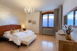 3 chambres, fer et planche à repasser, Wi-Fi, draps fournis