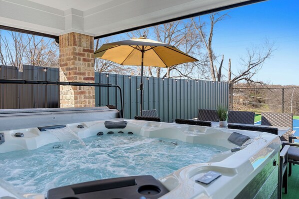Terrace/patio - Pickleball HotTub MiniGolf with Downtown FW Views! (Fort Worth)