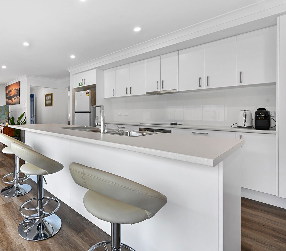 Mikrowelle, Ofen, Herdplatte, Geschirrspüler