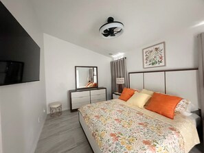 5 quartos, ferros/tábuas de passar roupa, Wi-Fi, roupa de cama