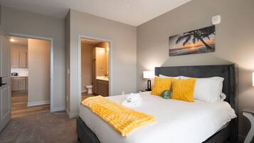 2 bedrooms, desk, iron/ironing board, free WiFi