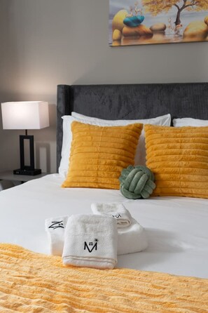 2 bedrooms, desk, iron/ironing board, free WiFi