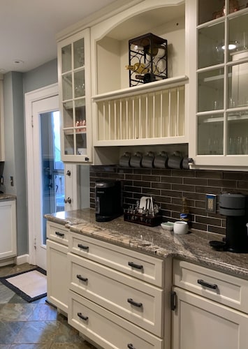 Charming 2-bedroom house within walking distance to Washu and Downtown Clayton