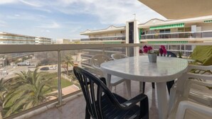 House, 3 Bedrooms, Terrace | Outdoor dining - Global Living Park - By Global Rental Holidays 7979 (Salou)