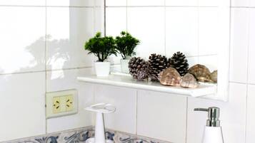 Handtücher, Seife, Toilettenpapier