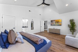 5 室のベッドルーム、アイロン / アイロン台、旅行用ベビーベッド、WiFi (無料)