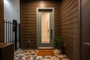 Interior - Casa Alto · 4BR + Private Rooftop · Downtown HTX (HOUSTON)