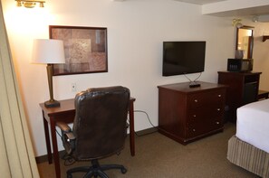 1 bedroom, iron/ironing board, WiFi, bed sheets - #23- ONE KING BED in Charming hotel with WiFi and AC in welcoming Columbia Falls (Columbia Falls)