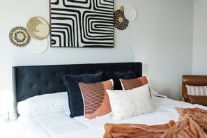 3 dormitorios, tabla de planchar con plancha, wifi gratis y ropa de cama