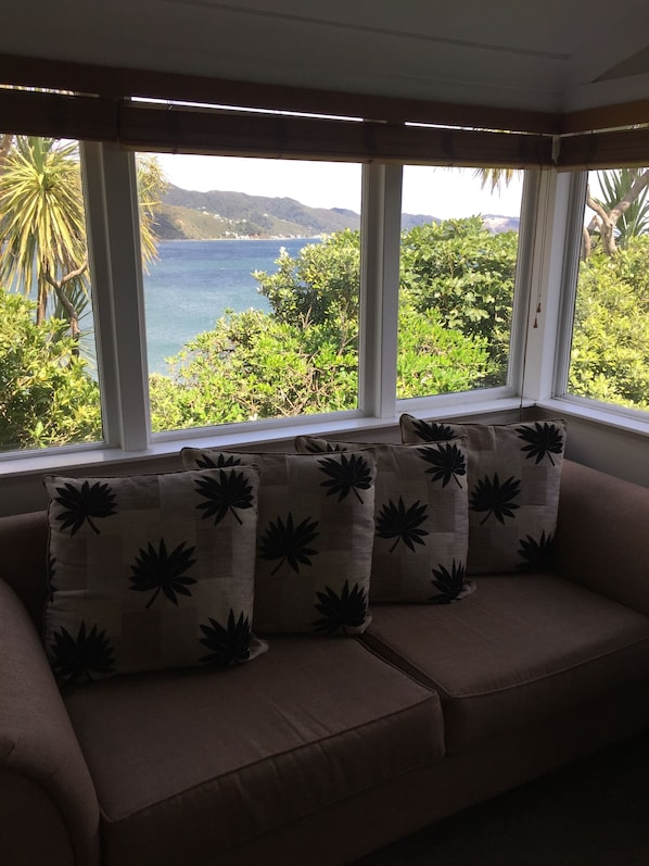 Interior - 3 Bedroom House with Amazing Sea Views. (Lower Hutt)