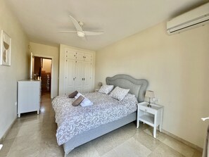 3 habitaciones, tabla de planchar con plancha y wifi gratis 