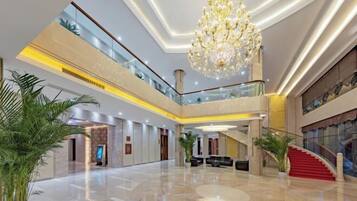 المنشأة من الداخل