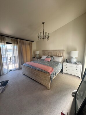 4 室のベッドルーム、アイロン / アイロン台、WiFi、ベッドシーツ