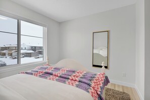 3 bedrooms, desk, iron/ironing board, travel cot