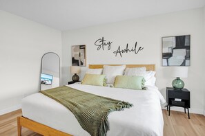 3 bedrooms, desk, iron/ironing board, travel crib