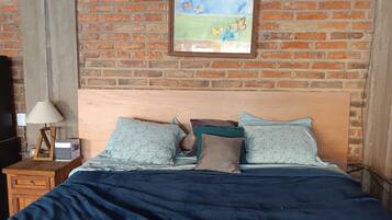 1 bedroom, desk, iron/ironing board, free WiFi