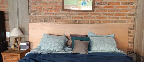 1 bedroom, desk, iron/ironing board, free WiFi