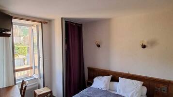 Classic-dobbeltværelse - bjergudsigt | Skrivebord, arbejdsområde til bærbare computere, gratis Wi-Fi