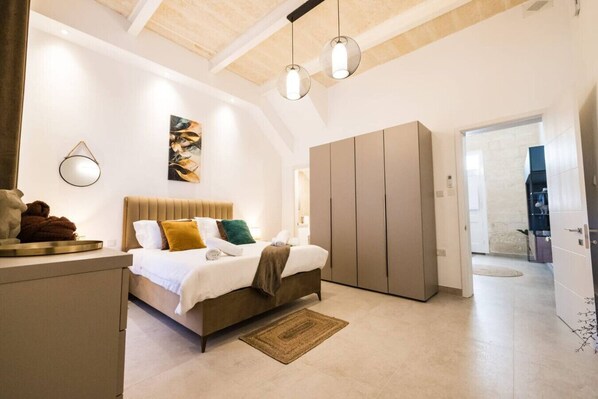 1 bedroom, desk, iron/ironing board, free WiFi