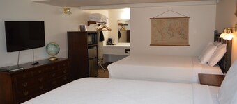 28- TWO QUEEN BEDS hotel with WiFi and AC in Columbia Falls, 20 Mi to GNP