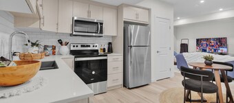 Modern Private Suite | Clean | Coffee & Tea Station| Fully Stocked | Near WEM