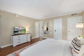 3 Schlafzimmer, Schreibtisch, Bügeleisen/Bügelbrett, kostenloses WLAN