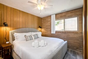 1 habitación, tabla de planchar con plancha, wifi gratis y ropa de cama 