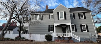 Spacious 5-bedroom house with AC in beautiful Portsmouth