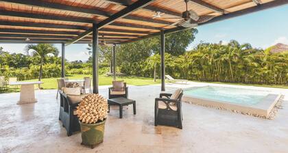 Cozy villa with 3BR/patio/ pool/bbq/ in Cap Cana
