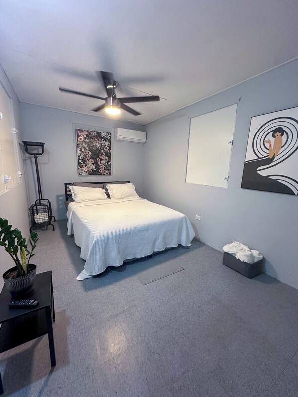 2 bedrooms, iron/ironing board, free WiFi, bed sheets - Cozy 2-bedroom apartment in the heart of Bayamón with WiFi & AC (Bayamón)