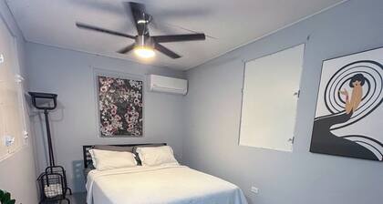 Cozy 2-bedroom apartment in the heart of Bayamón with WiFi & AC